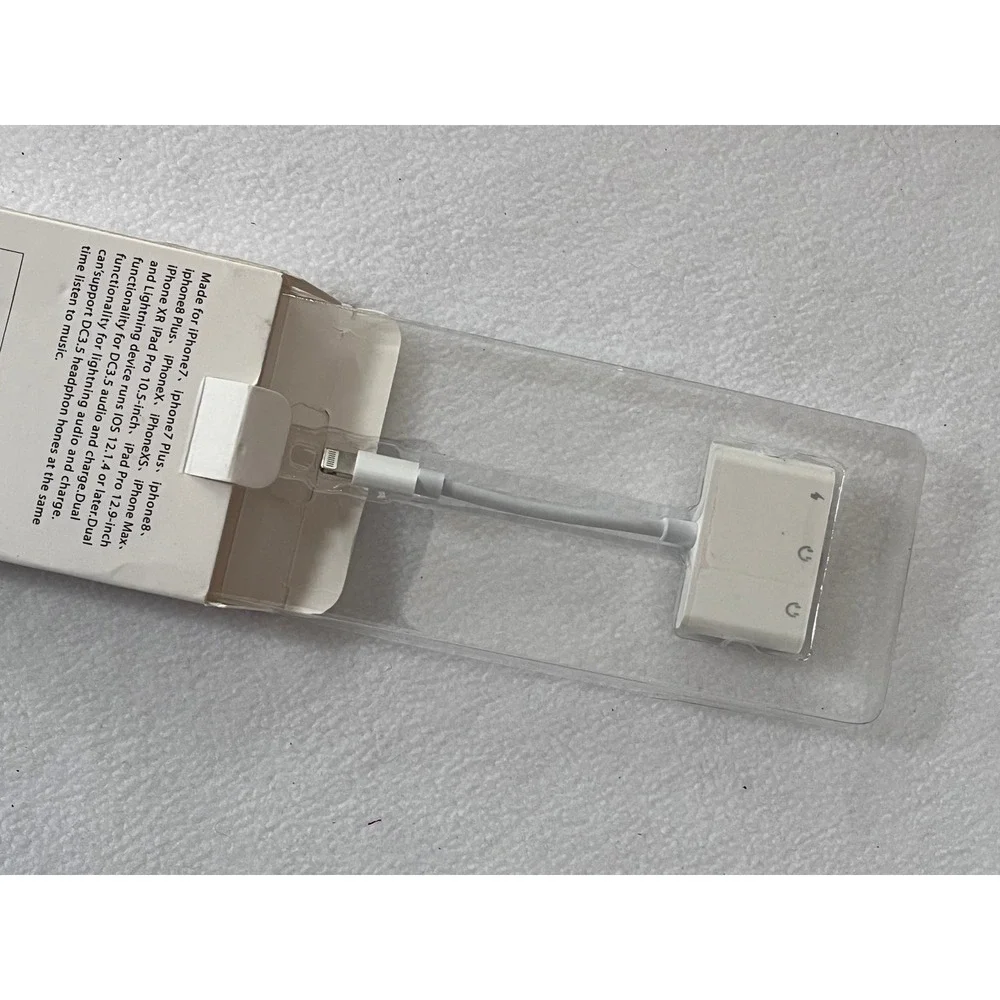 3 in 1 iPhone Adapter Dual Lightning + DC3.5 Audio and Charge Splitter White